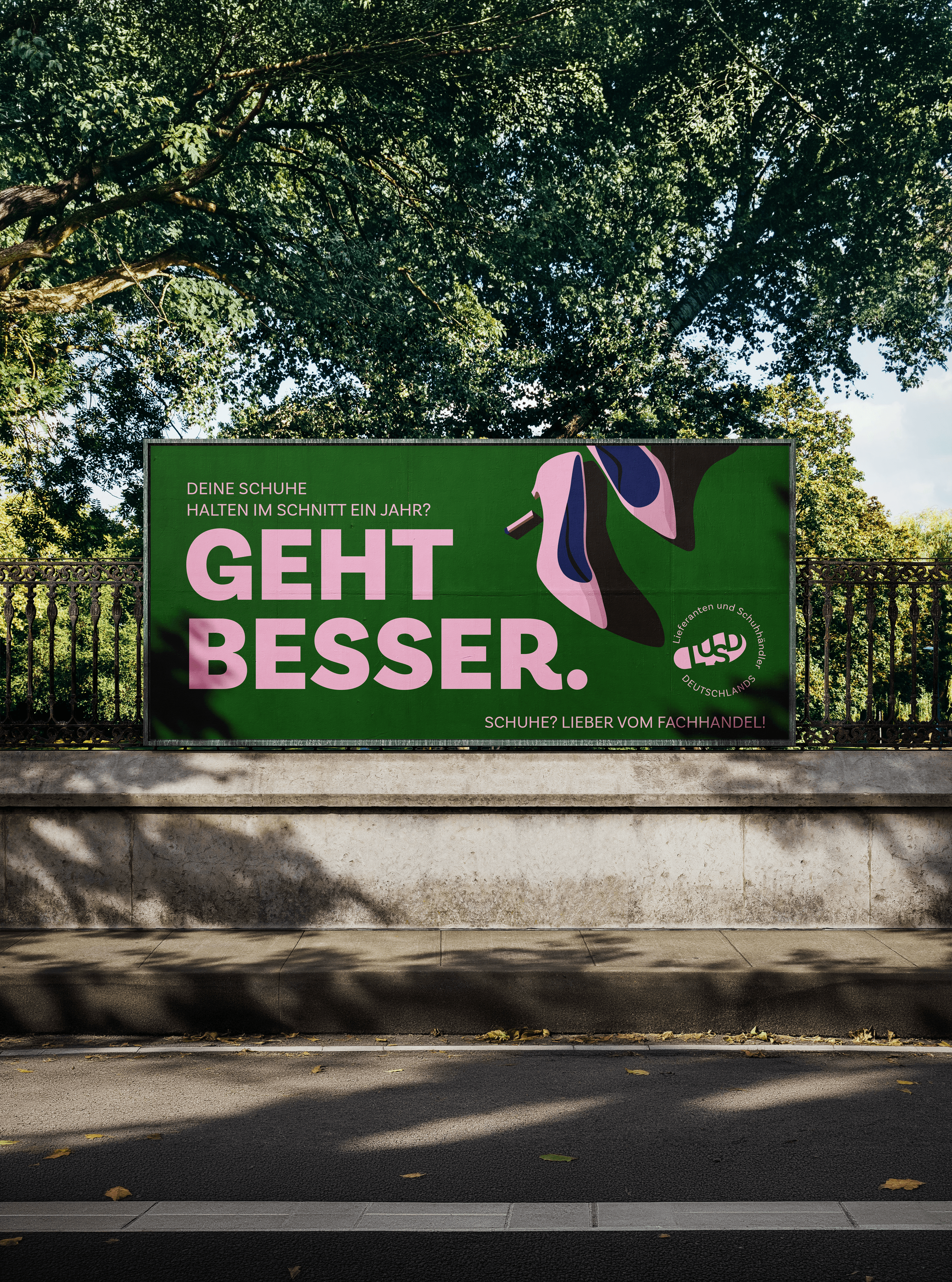 Plakat der Kampagne im Straßenraum